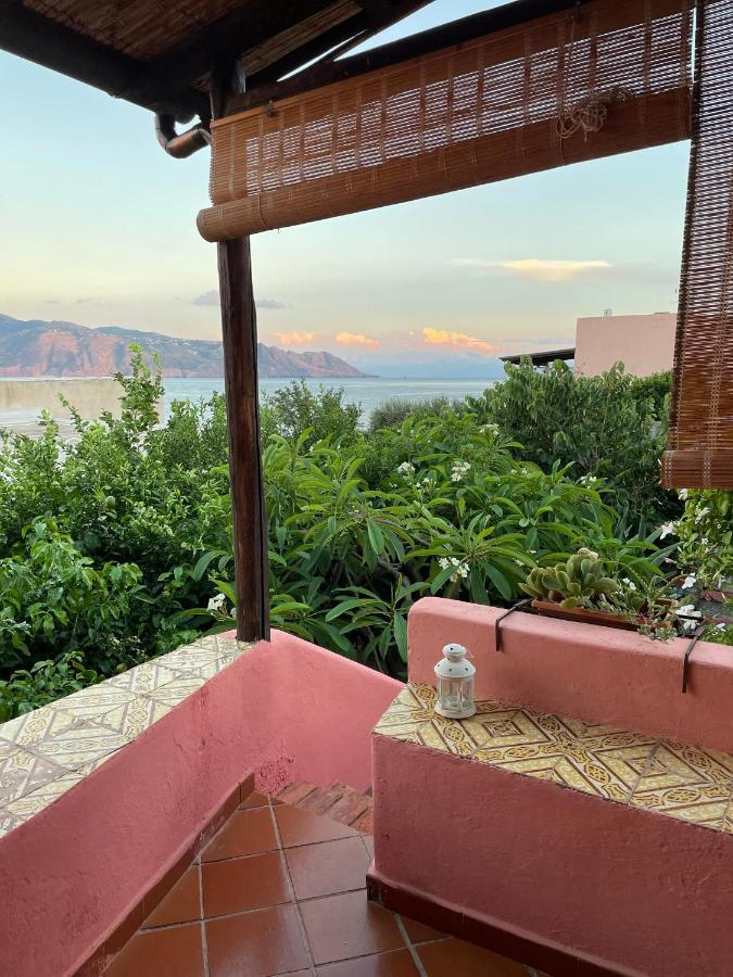 Villa Pomelia, Villa Nel Corso Di Santa Marina Salina A 50 Mt Dal Mare Экстерьер фото