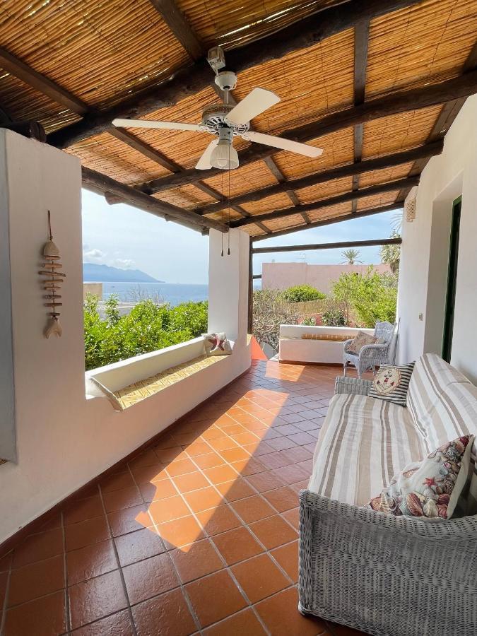 Villa Pomelia, Villa Nel Corso Di Santa Marina Salina A 50 Mt Dal Mare Экстерьер фото